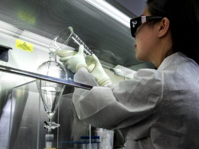 Image of a worker in a laboratory